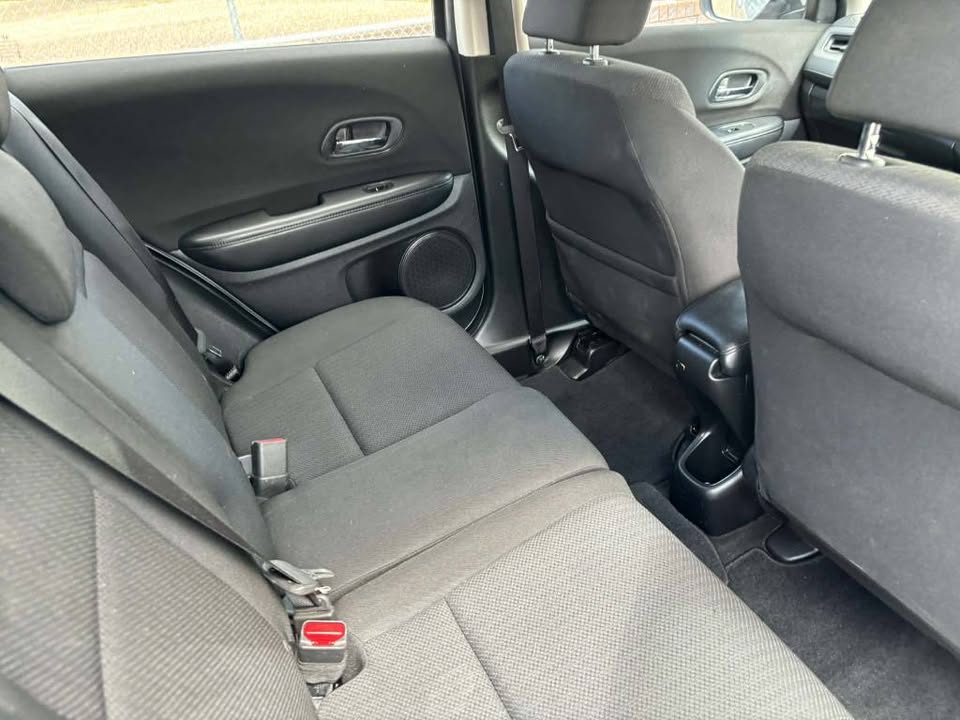 2018 Honda hrv vti automatic easy finance 7.jpg